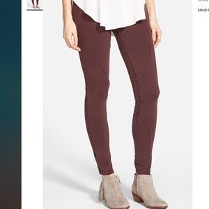 Sun & Shadow red motto leggings. Size small.